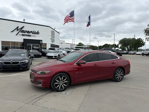 Used 2018 Chevrolet Malibu LT FWD image 1