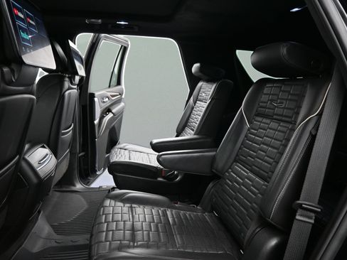 Used 2022 Cadillac Escalade Premium Luxury Platinum AWD/4WD image 23