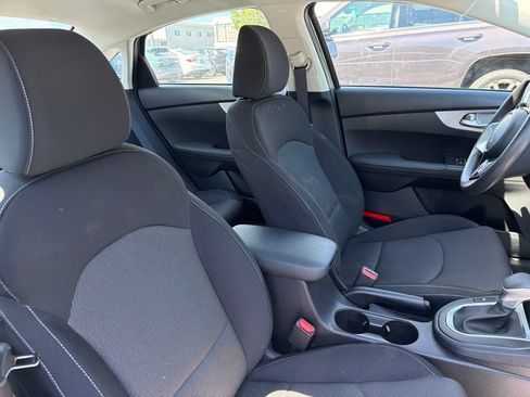 Used 2024 Kia Forte LXS w/ LXS Technology Package FWD image 8