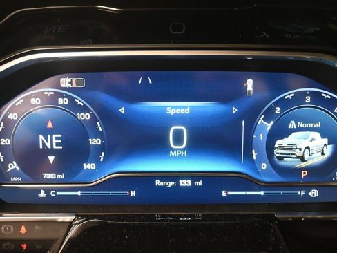 Used 2025 Chevrolet Silverado 1500 High Country RWD image 13