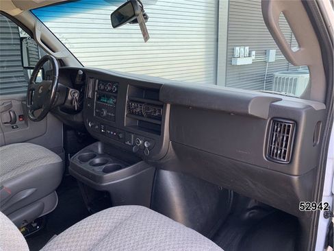 Used 2020 Chevrolet Express 3500 w/ Power Convenience Package RWD image 28