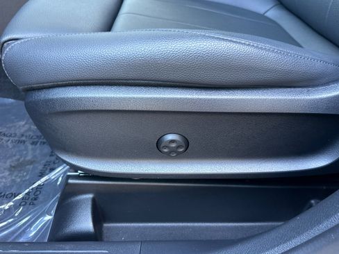 Certified 2024 Mercedes-Benz GLB 250 4MATIC image 15