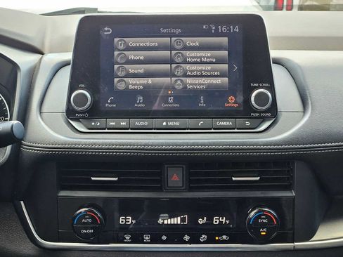 Used 2023 Nissan Rogue SV FWD image 20