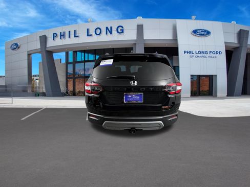 Used 2025 Honda Pilot TrailSport image 4