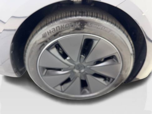 Used 2024 Tesla Model 3 Long Range RWD image 77