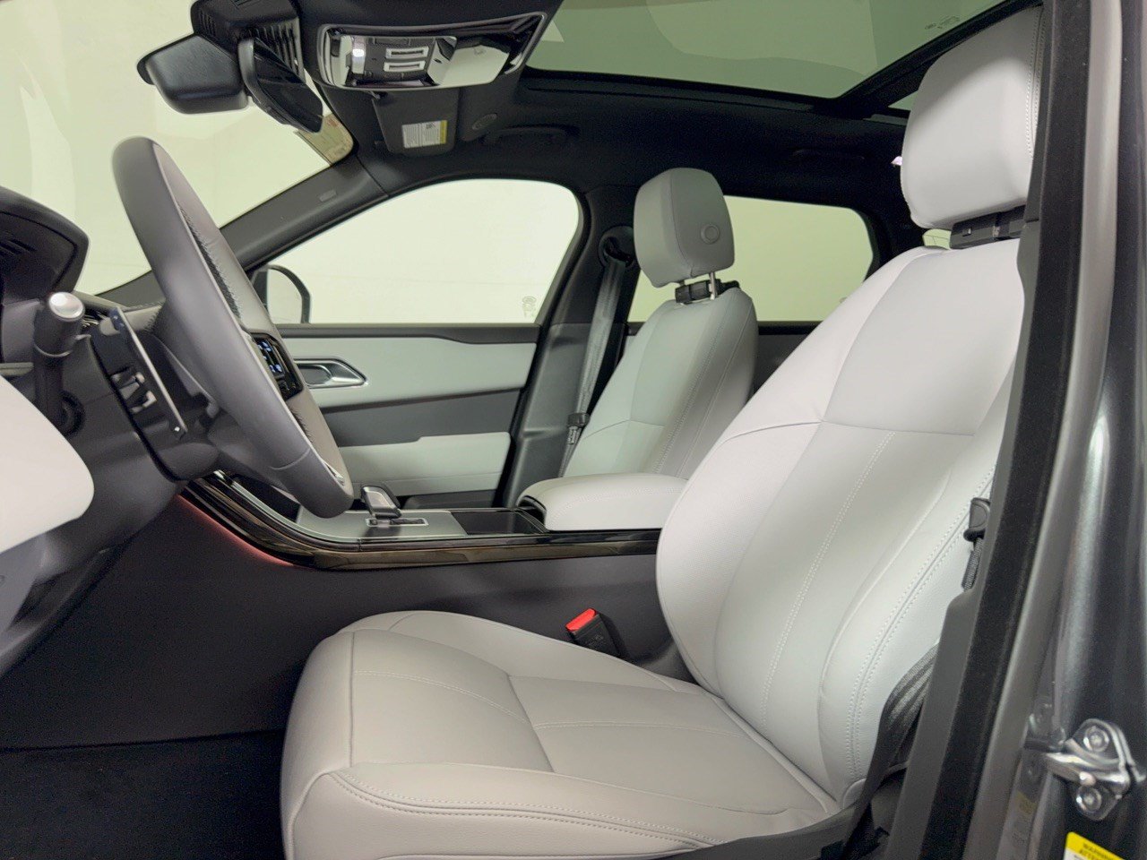 New 2026 Land Rover Range Rover Velar S AWD/4WD image 5