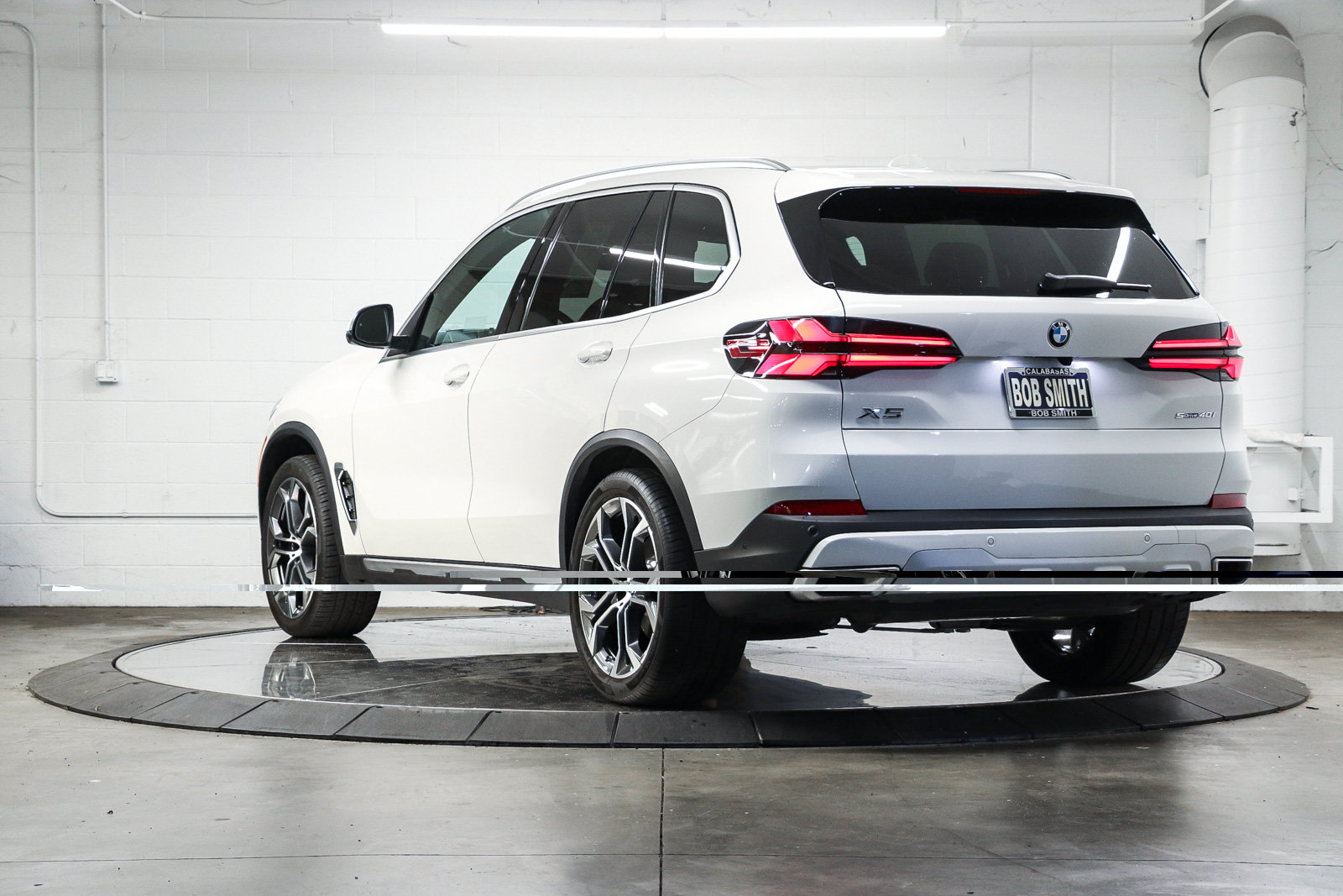 Used 2026 BMW X5 sDrive40i w/ Premium Package RWD image 4