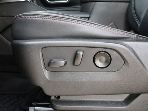 Used 2021 Chevrolet Suburban RST w/ Luxury Package image 27