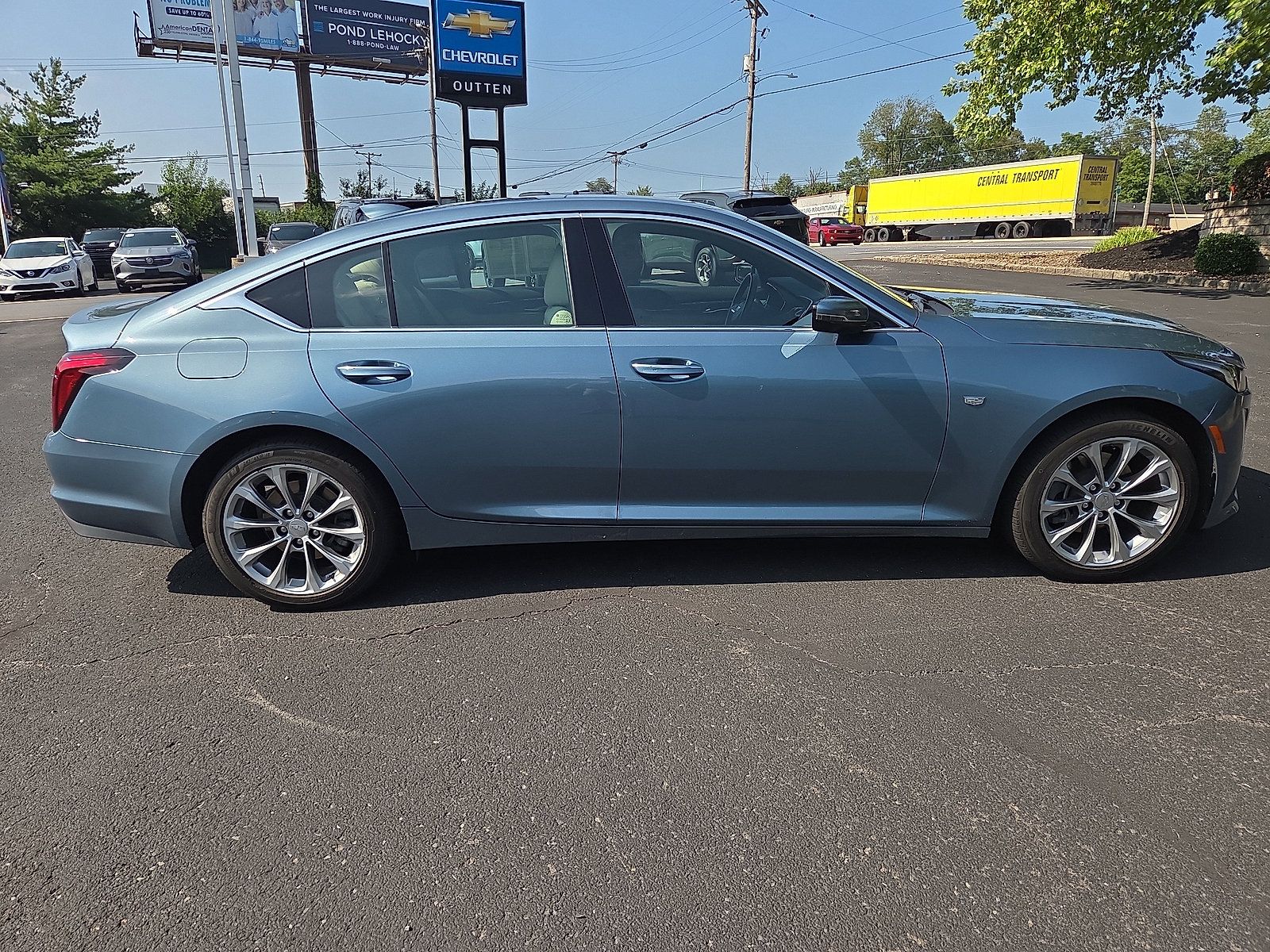 Used 2023 Cadillac CT5 Luxury AWD/4WD image 2