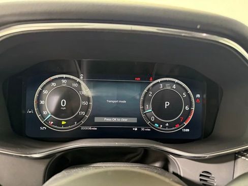 Used 2025 Jaguar F-PACE R-Dynamic S image 17