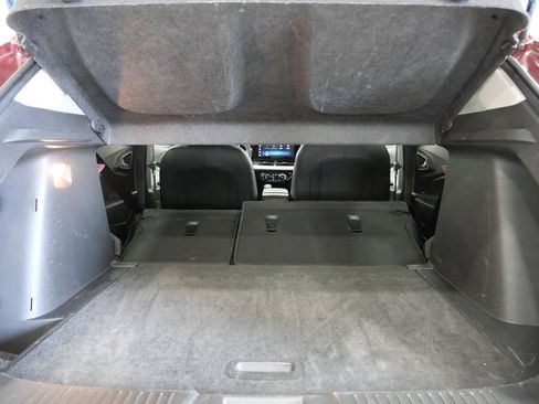 Used 2025 Chevrolet Trax LT FWD image 26