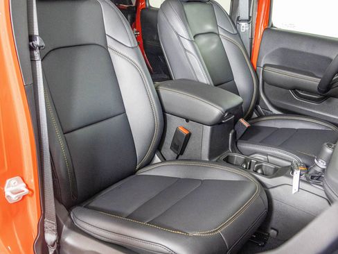 New 2025 Jeep Gladiator Sport image 41