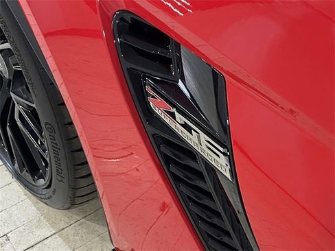 Used 2016 Chevrolet Corvette Z06 w/ 3LZ Preferred Equipment Group image 5