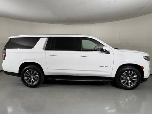 Used 2021 Chevrolet Suburban LT w/ Luxury Package AWD/4WD image 10
