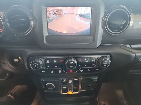 Used 2021 Jeep Wrangler Unlimited Sport AWD/4WD image 32