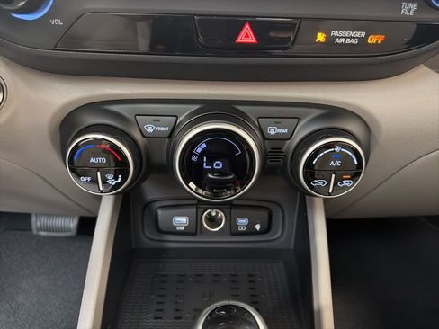 New 2026 Hyundai Venue SEL image 17