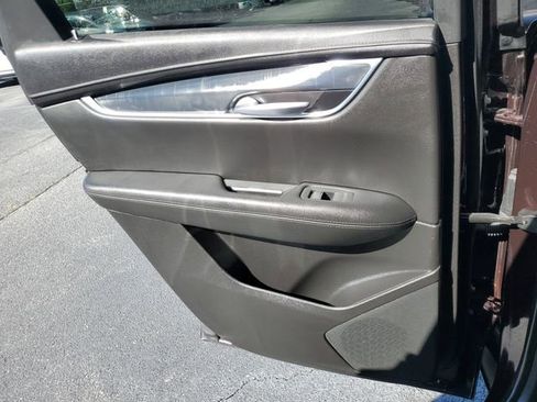 Used 2020 Cadillac XT5 Luxury w/ LPO, Floor Liner Package FWD image 13