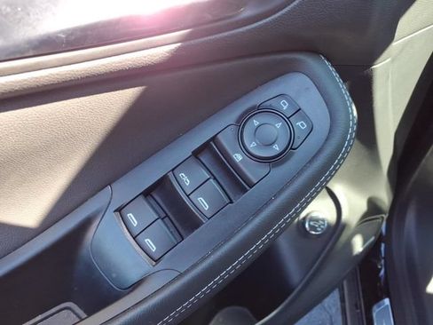 Used 2024 Buick Encore GX Avenir w/ Avenir Technology Package FWD image 9