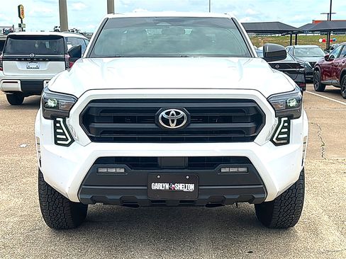 Used 2025 Toyota Tacoma SR RWD image 11