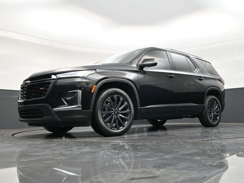 Used 2023 Chevrolet Traverse RS FWD image 21