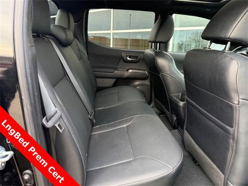 Used 2023 Toyota Tacoma TRD Off-Road image 12