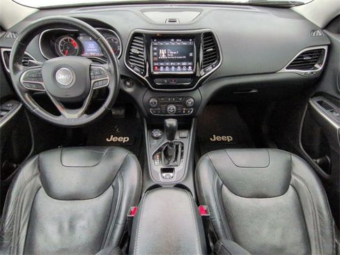 Used 2020 Jeep Cherokee Limited image 23