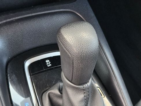Used 2025 Toyota Corolla LE FWD image 21