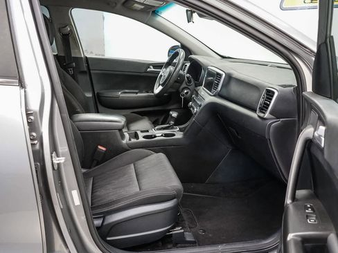 Used 2022 Kia Sportage LX image 16