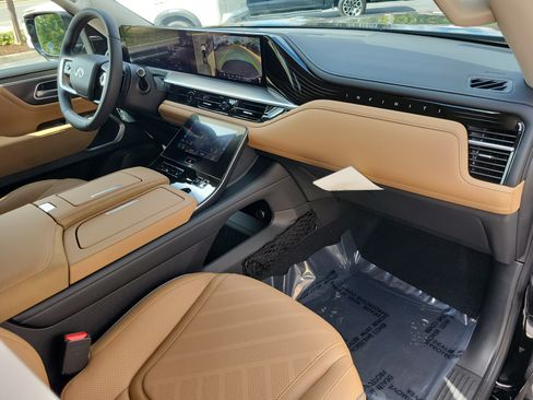 New 2026 INFINITI QX80 Luxe w/ Cargo Package RWD image 11