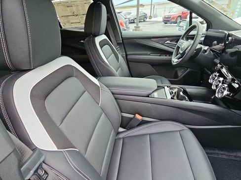 New 2025 Chevrolet Blazer EV LT image 27