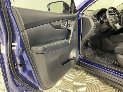 Used 2018 Nissan Rogue S FWD image 17