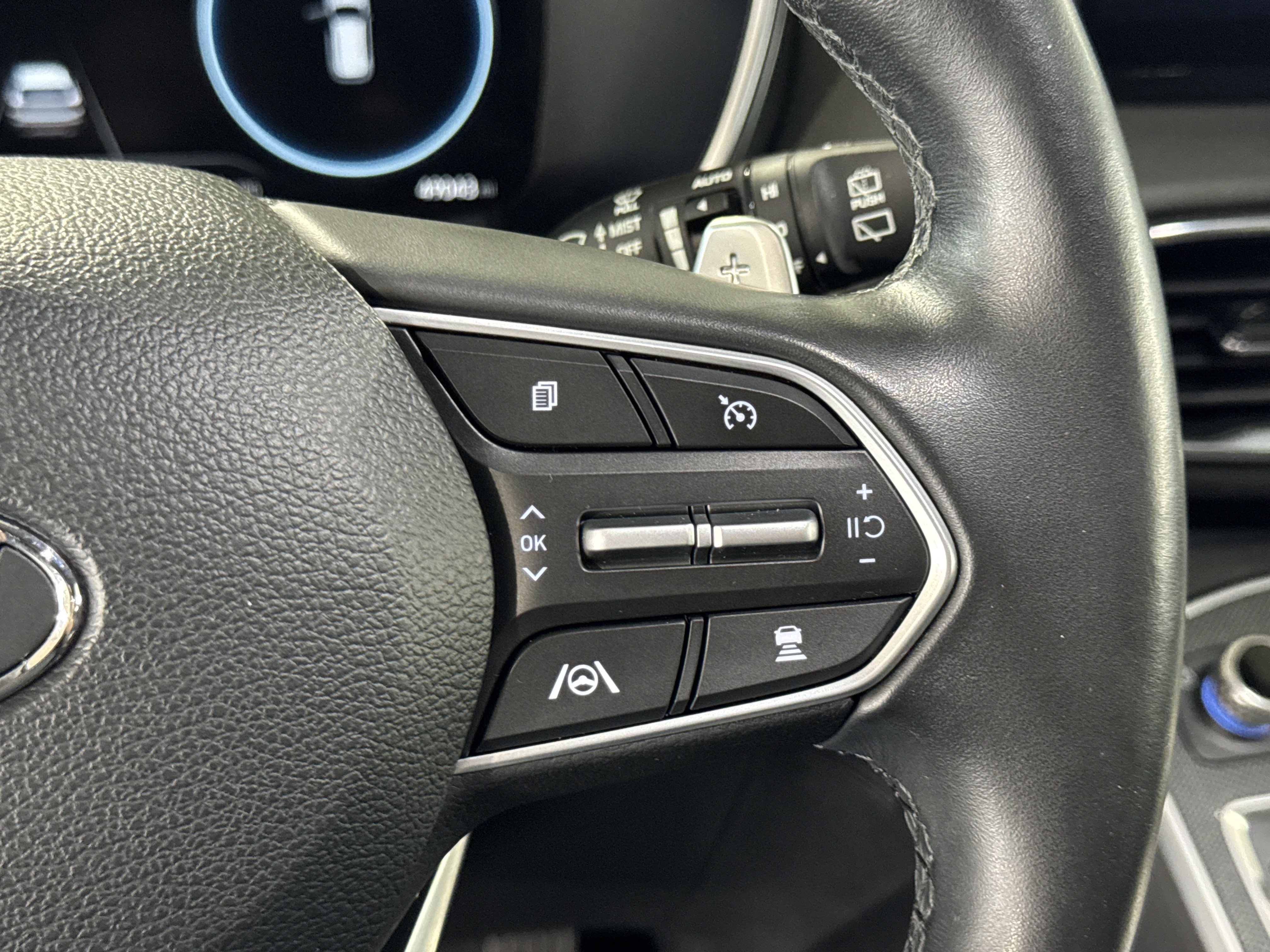 Used 2022 Hyundai Santa Fe Limited FWD image 25