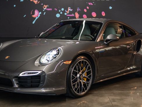 Used 2015 Porsche 911 4 Coupe AWD/4WD image 2