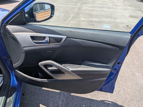 Used 2013 Hyundai Veloster w/ Style Pkg FWD image 25