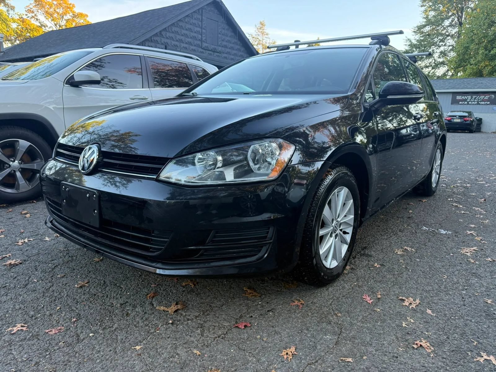 Used 2016 Volkswagen Golf S FWD image 1