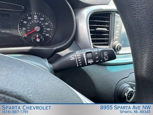 Used 2020 Kia Sorento LX FWD image 16
