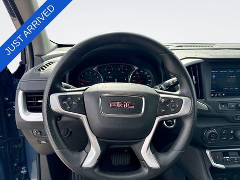 Used 2024 GMC Terrain SLE w/ Driver Convenience Package FWD image 14