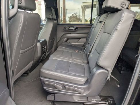 Used 2025 Chevrolet Suburban Z71 image 25