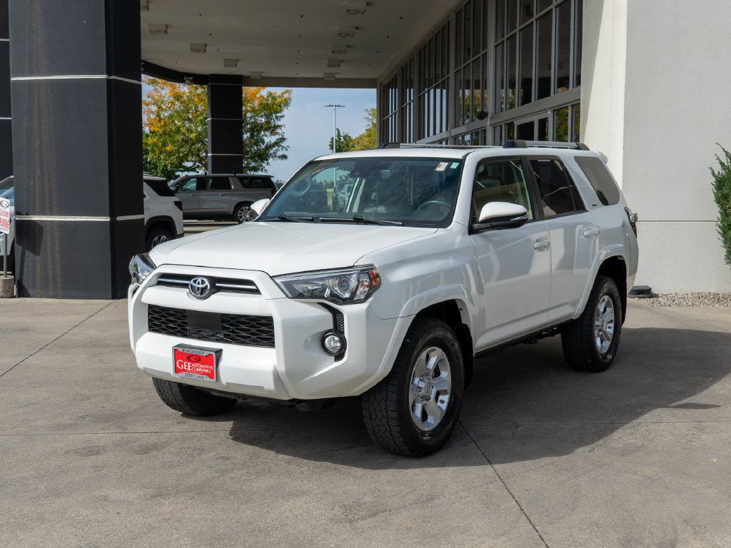 Used 2020 Toyota 4Runner SR5 Premium w/ Moonroof Package AWD/4WD image 3
