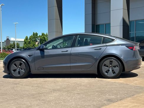 Used 2023 Tesla Model 3 Standard Range RWD image 7