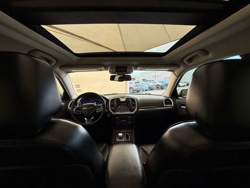 Used 2019 Chrysler 300 Limited RWD image 27