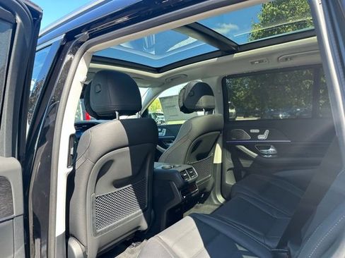 New 2026 Mercedes-Benz GLS 450 4MATIC image 17