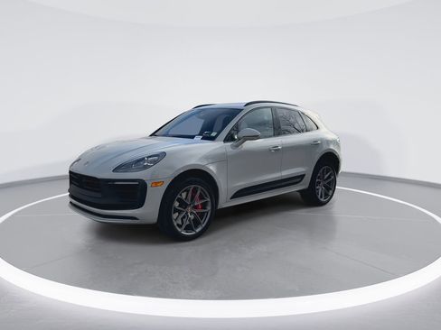 Used 2023 Porsche Macan GTS image 4