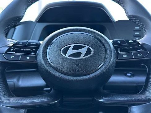 Certified 2025 Hyundai Elantra Sport image 23