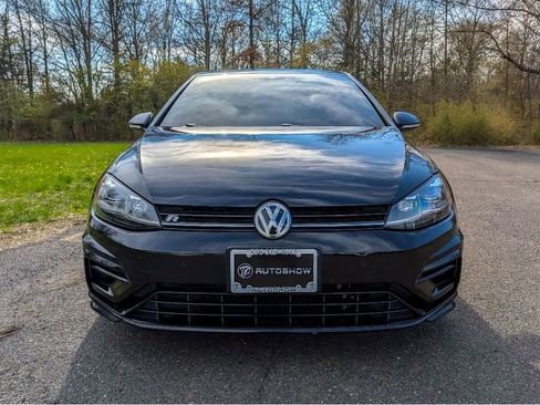Used 2018 Volkswagen Golf R 4-Door AWD/4WD image 2