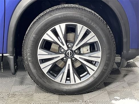 Certified 2022 Nissan Rogue SV image 10