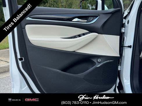 Used 2023 Buick Enclave Essence image 20