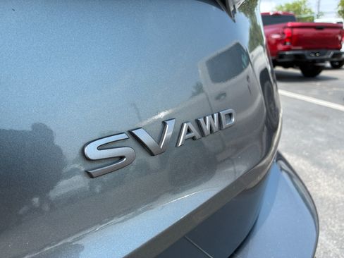 Used 2024 Nissan Rogue SV AWD/4WD image 16