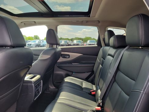 Used 2016 Nissan Murano Platinum w/ Platinum Technology Package AWD/4WD image 11