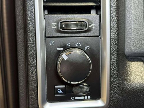 Used 2017 RAM 1500 Classic SLT image 8